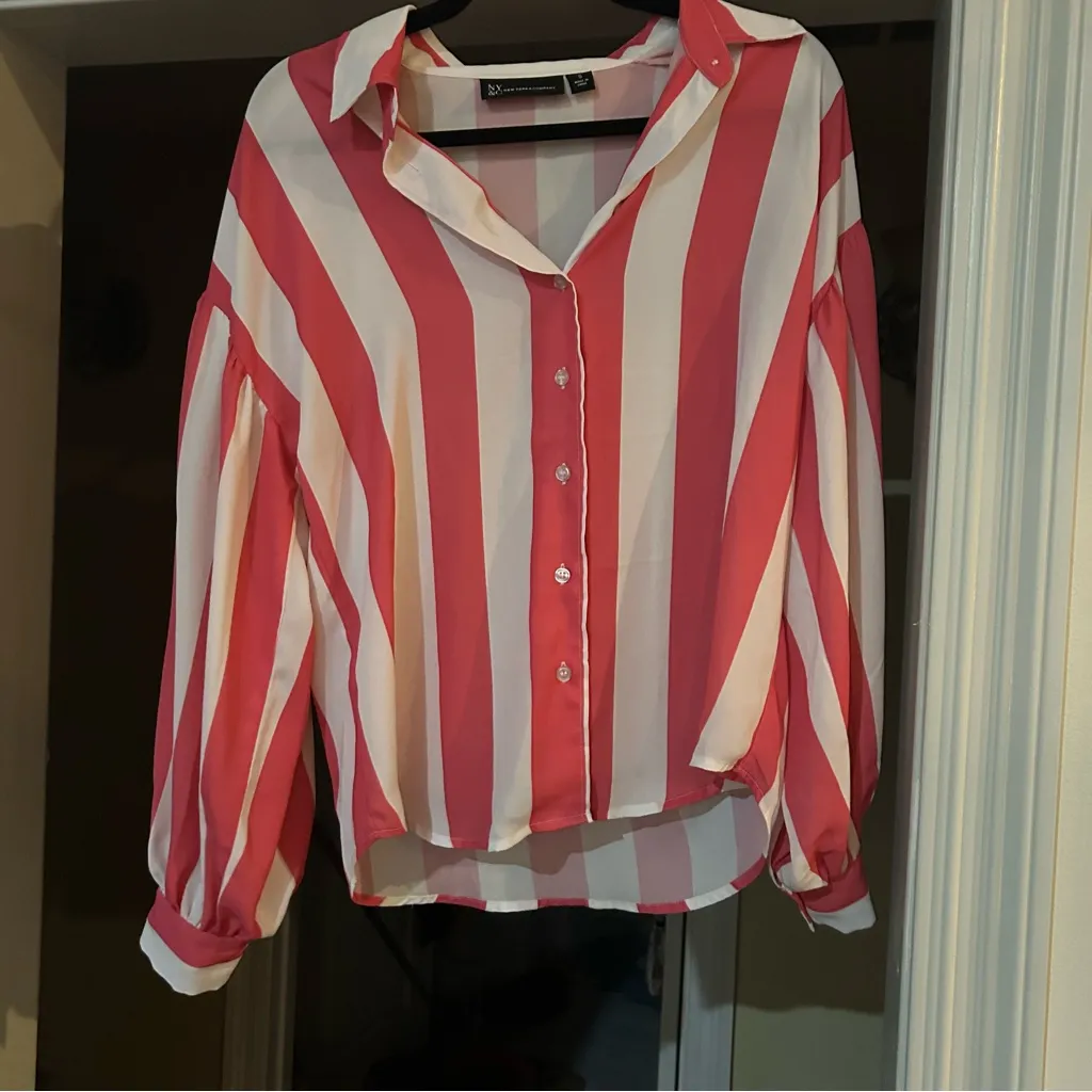 New York & Company‎ Red and White Boxy Long Sleeve Shirt - Image 5