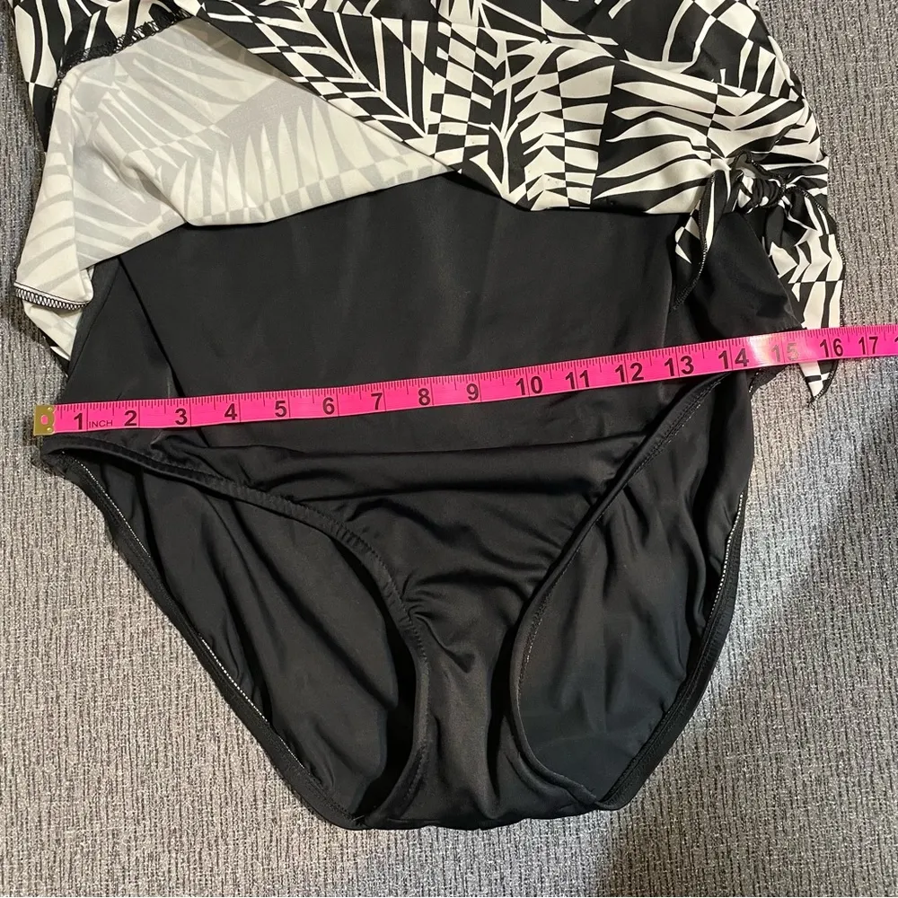 Maxine of Hollywood Black & White Fern Print One Piece Swimsuit - Image 15