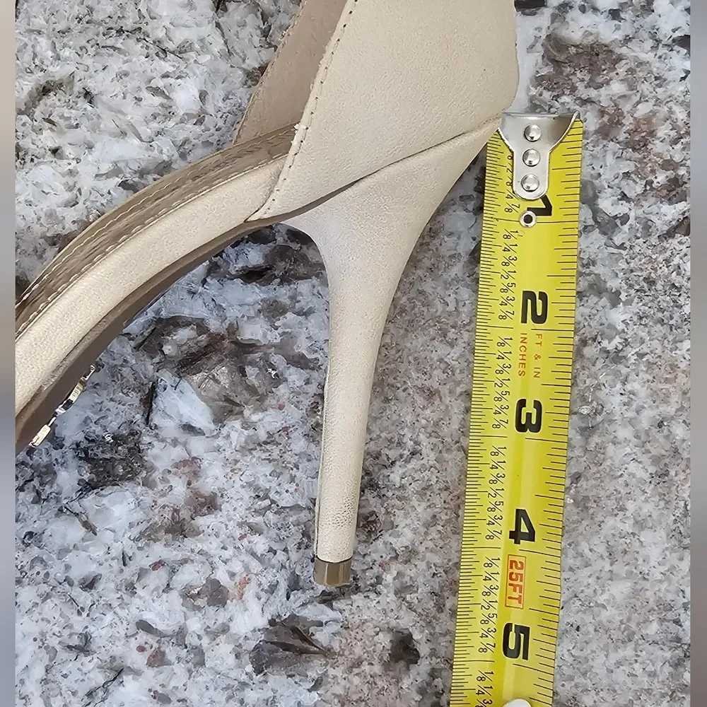 Jennifer Lopez tan heels - Image 9