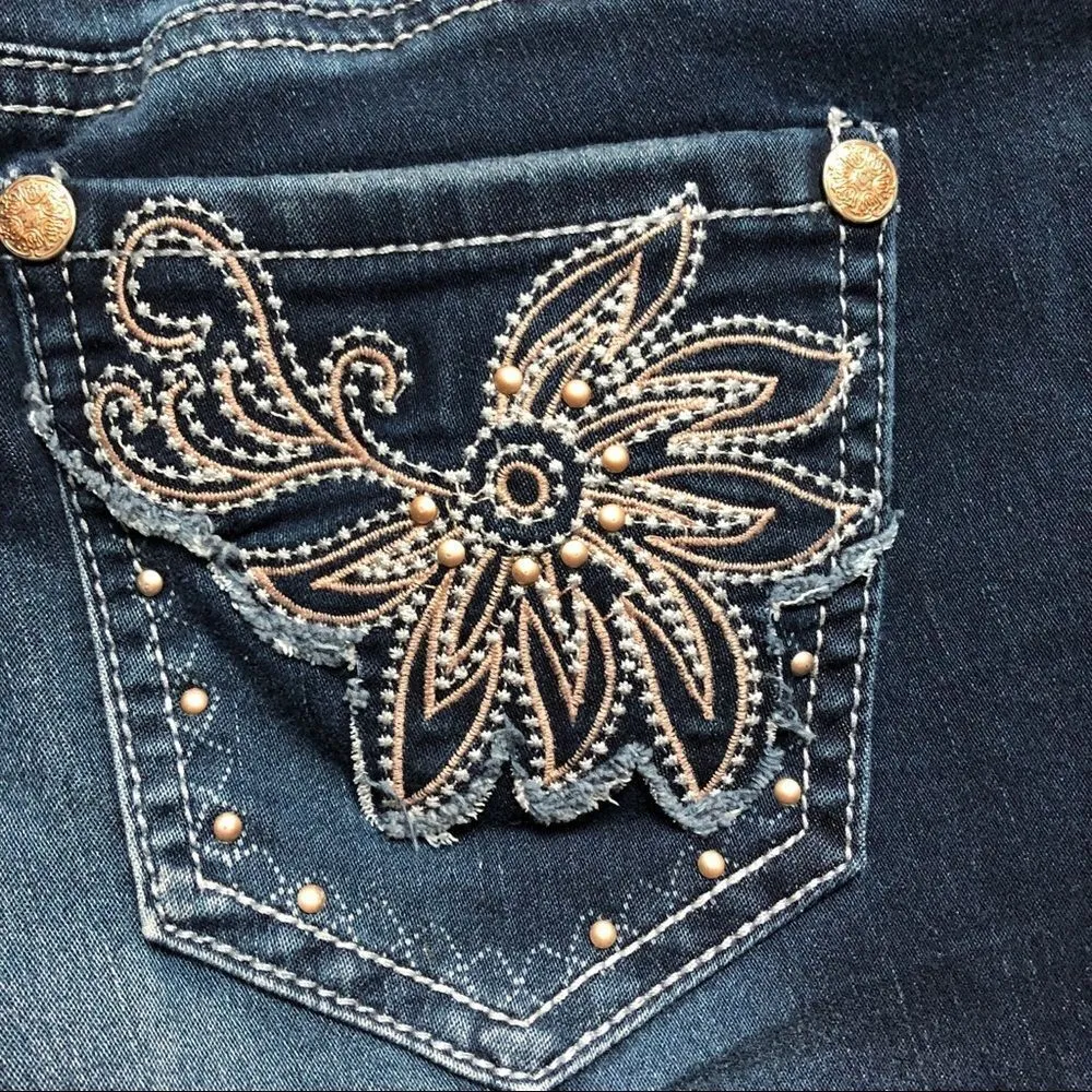 Hydraulic Tyra 2.5 Cuffed Denim Shorts - Image 4