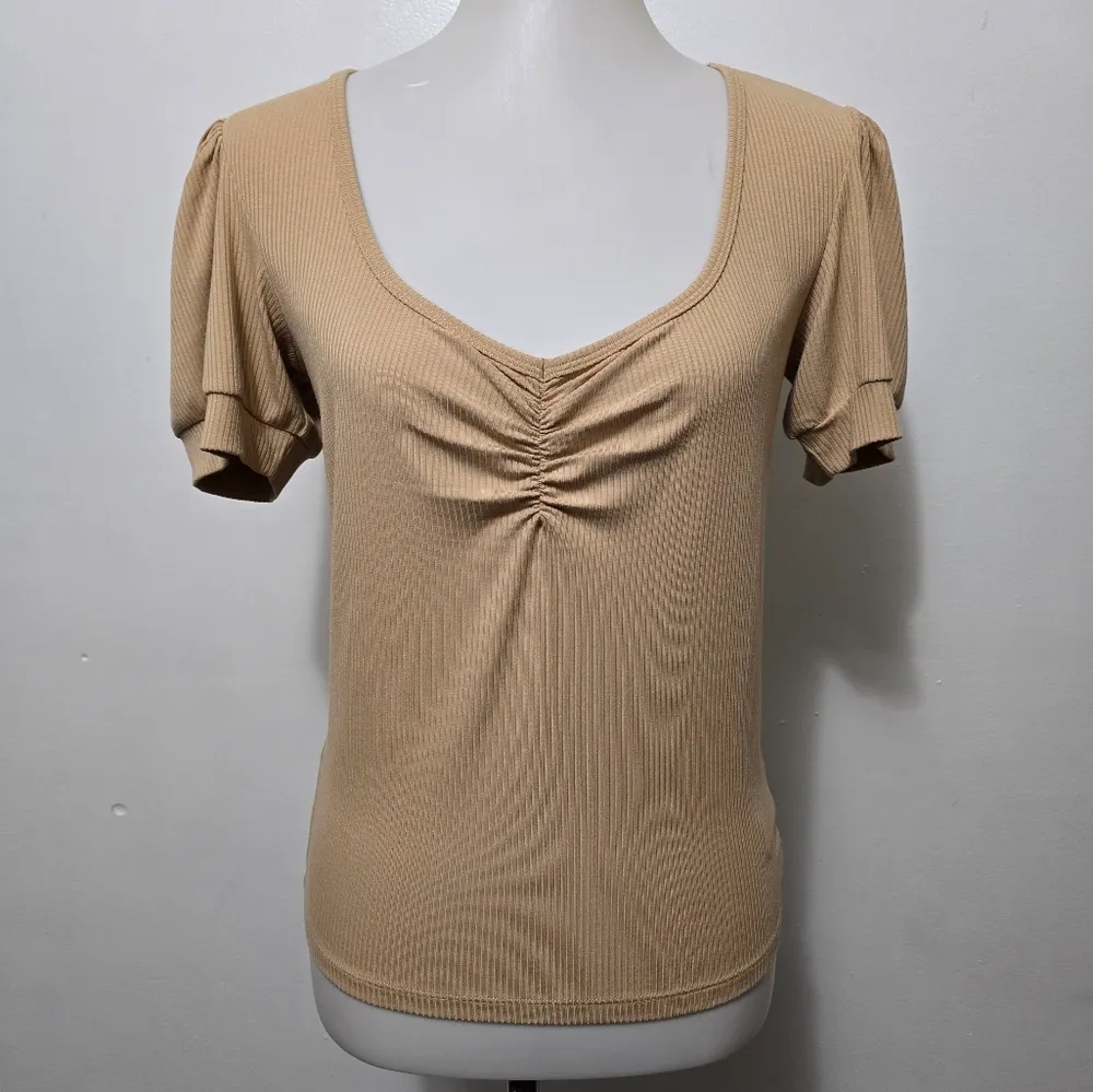 The Drop Theresa Tan Sweetheart Neck Ribbed Knit Puff Sleeve Top Size Medium - Image 2