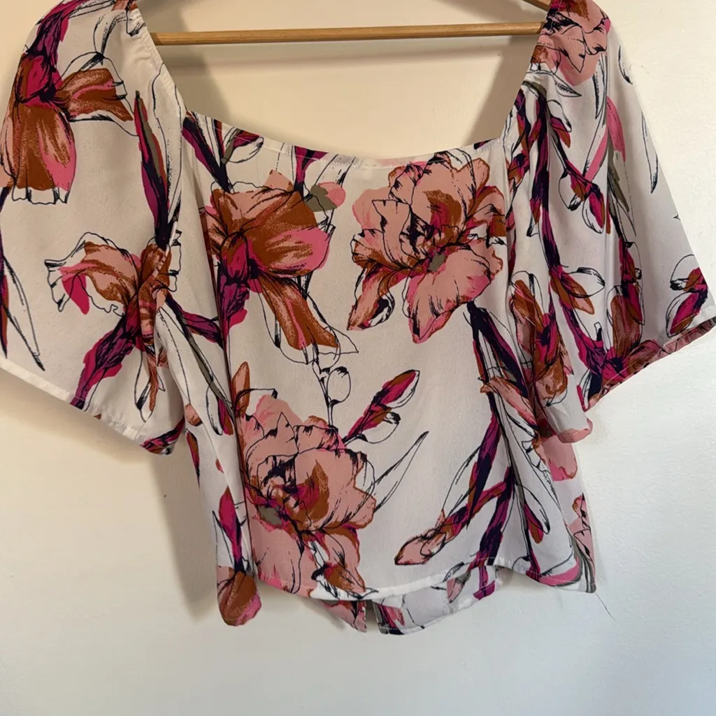 Leith White Pink Floral Button Front Cropped Blouse‎ Square Neck Top Size Medium - Image 9