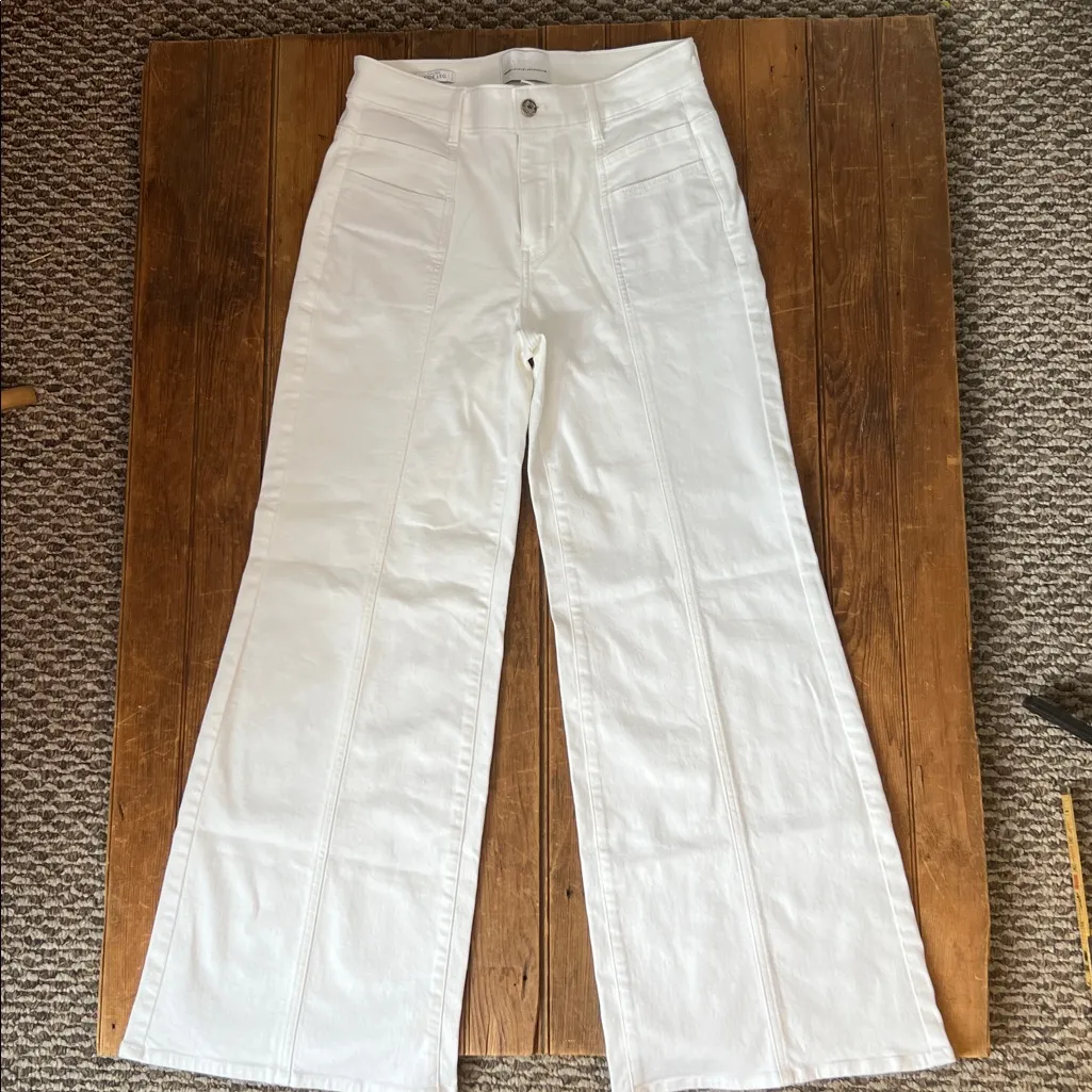 White House Black Market White wide leg high rise Flare Jeans pants size 6 s - Image 2
