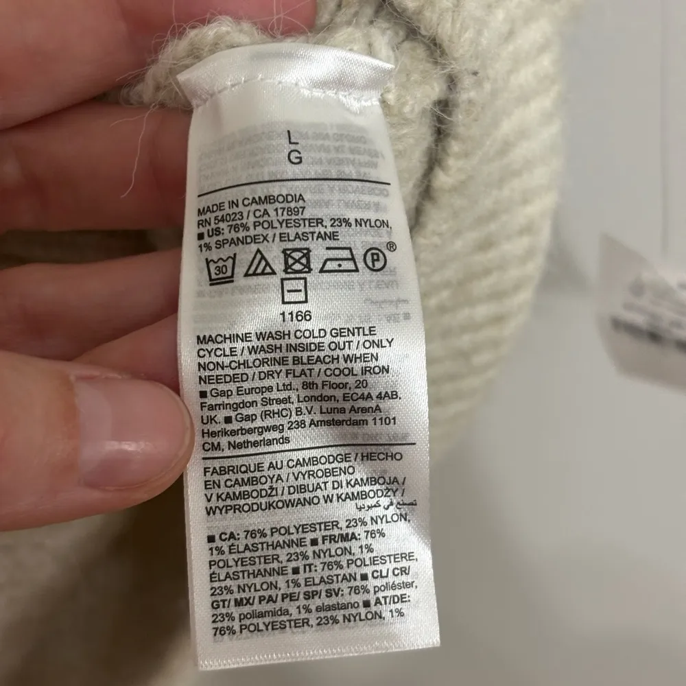 NWT Old Navy Sleeveless Cropped Cozy Plush-Yarn Cable-Knit Turtleneck Sweater L - Image 8