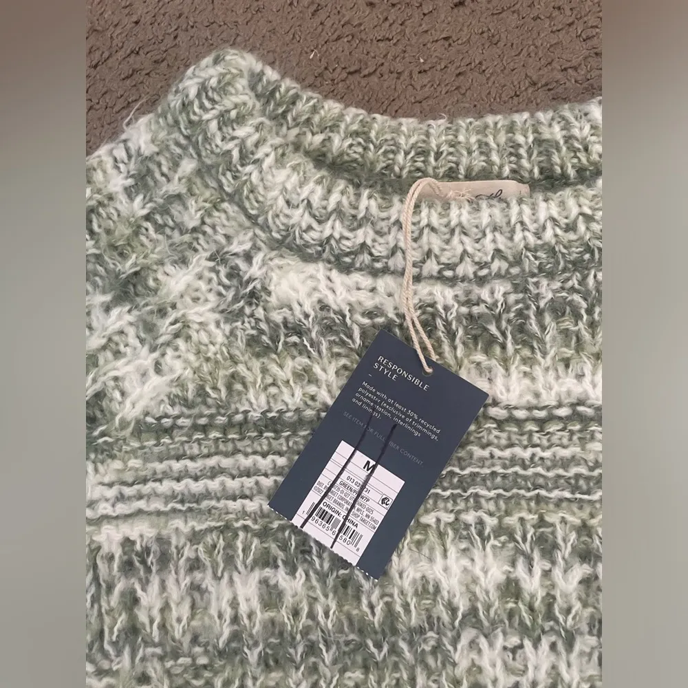 NWT Universal Thread Chunky Cropped Knit Sweater - Image 5