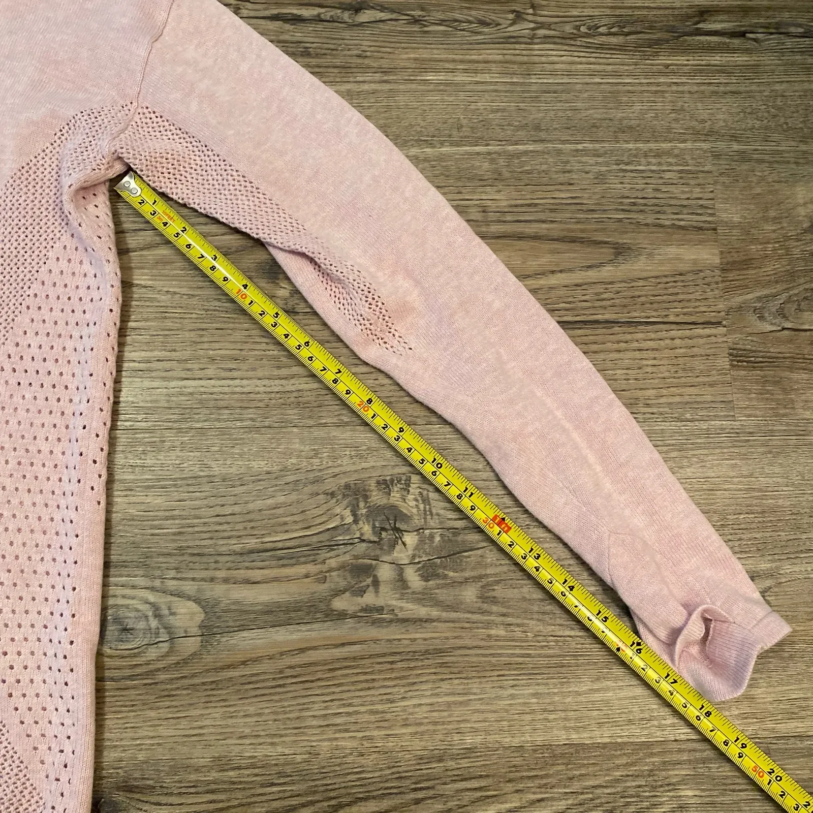 Lululemon  Light Pink Still Movement Lightweight Sweater Women's size Medium - Image 9