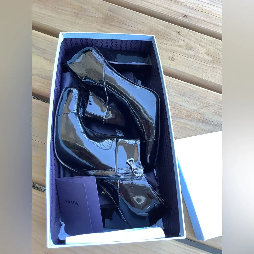 Cute PRADA patent leather booties 🖤🖤 - Image 6