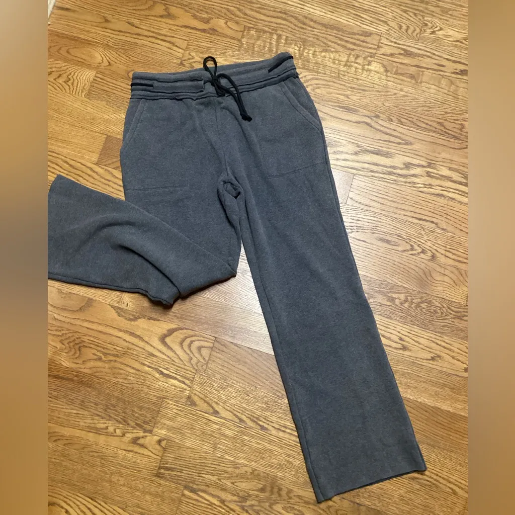 Hem & Thread  fleece pants. Size Large. Charcoal gray. - Image 6