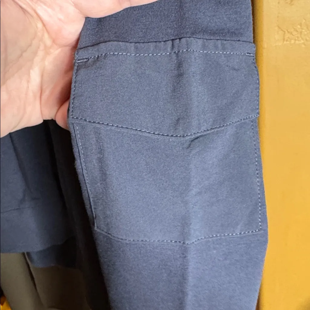 NWT All in Motion Slate Gray French Terry Sweatshirt Thumb Holes Size Small - Image 9