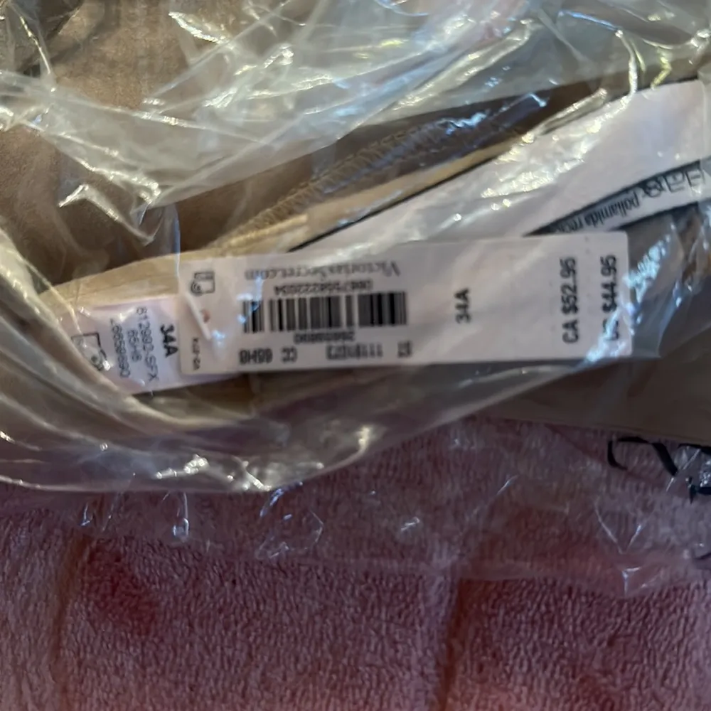 New - INCREDIBLE BY VICTORIA’S SECRET
Wireless Push-Up‎ Bra - Image 8