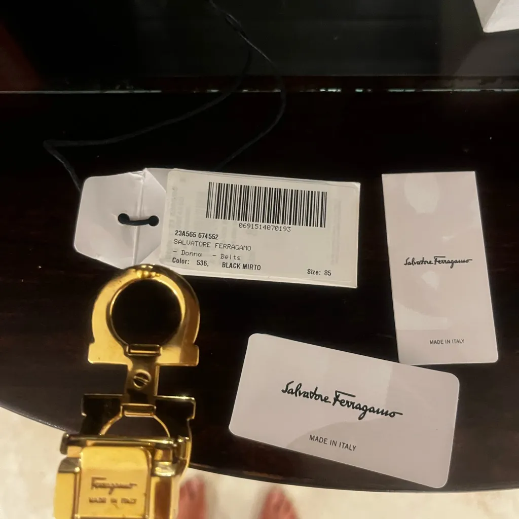 Salvatore Ferragamo Black and Gold Women's Belt - Image 8