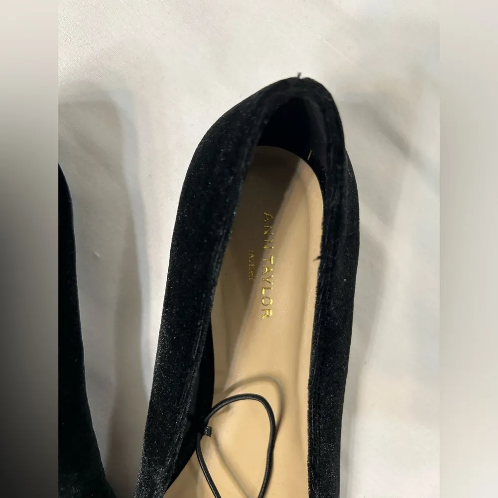 Ann Taylor Factory Shoes Black Dressy Flat Toe Bow Slip On Velvety NWT Sz 6M - Image 2