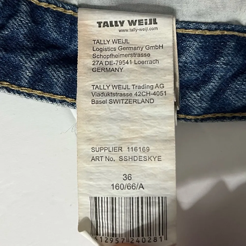 Tally Weilj • Denim Destructed Light Wash Jean Shorts - Image 7