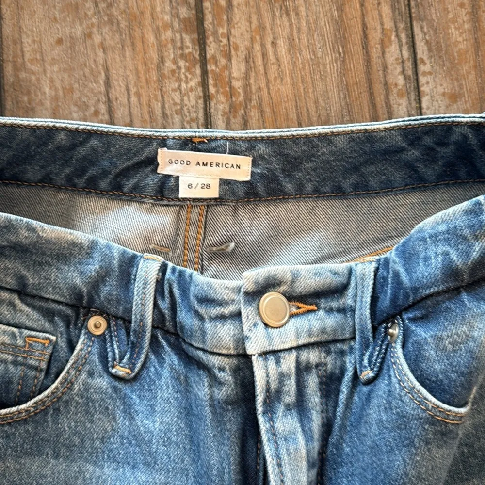 Good American 90s Icon High Waist Bermuda Shorts - Image 6