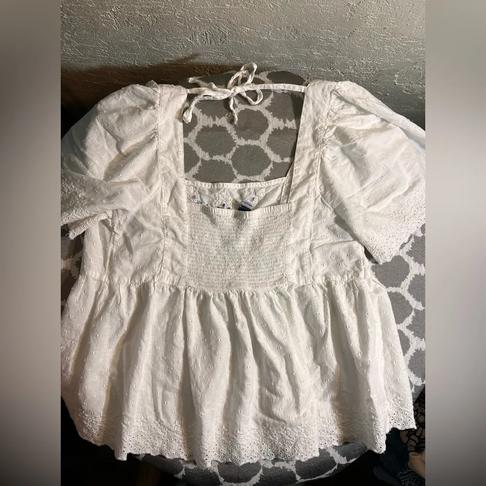 Old Navy Cream Smocked Short Sleeve Blouse w red and blue embroideries summer - Image 10