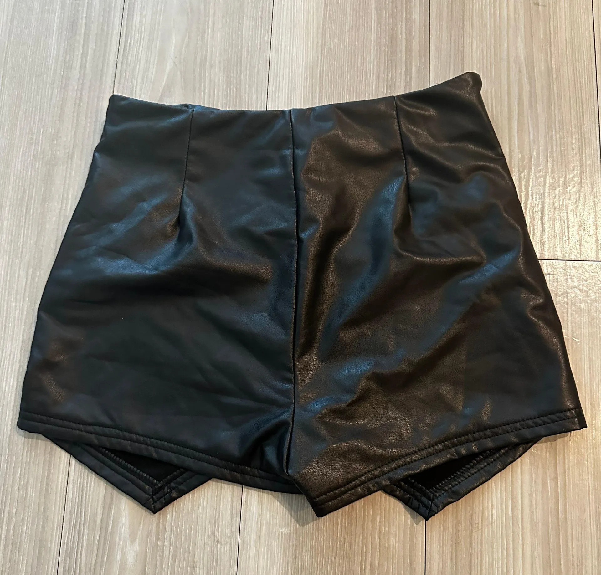 SheIn black leather skort - Image 4