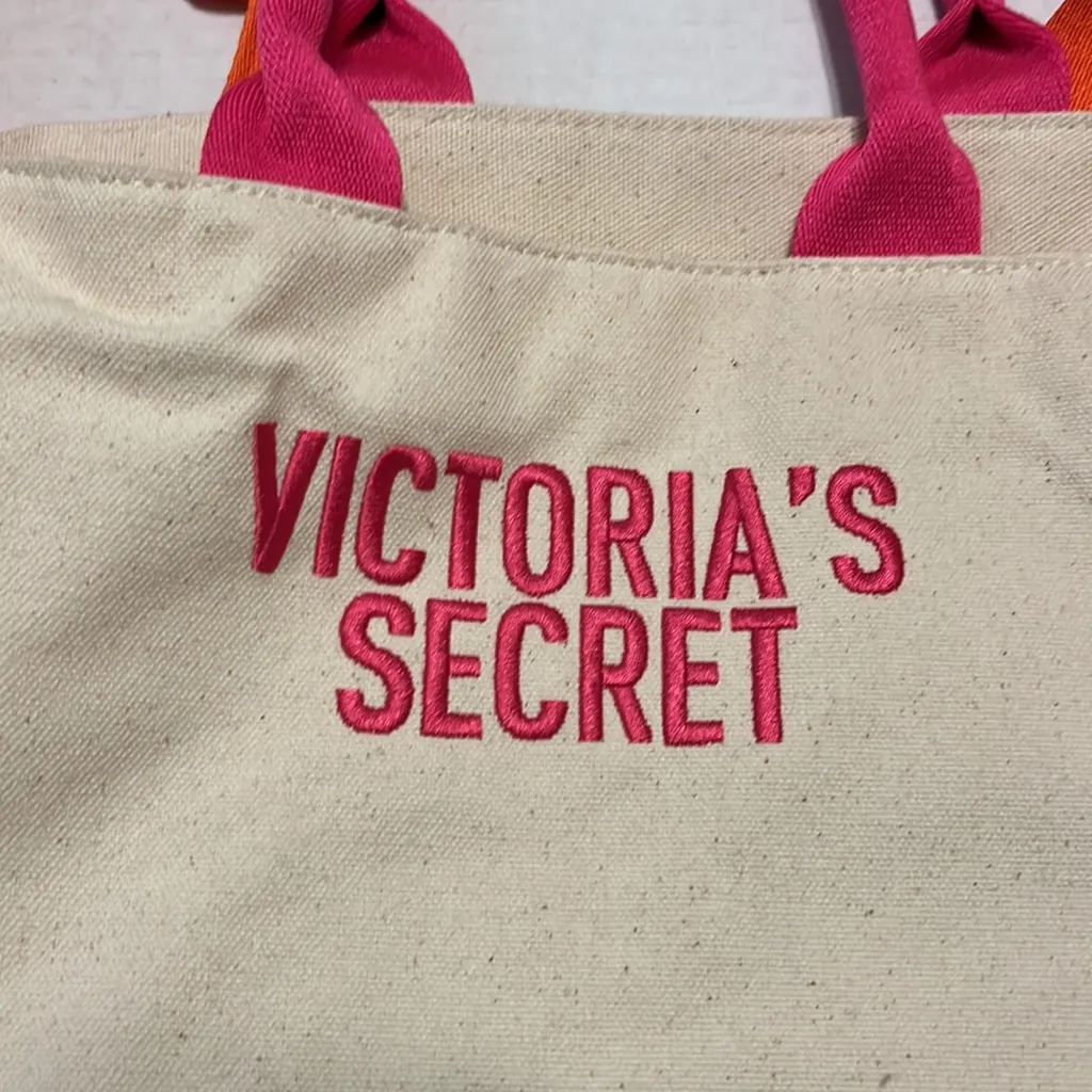 Victoria Secret travel bag or shopping bag - Image 4
