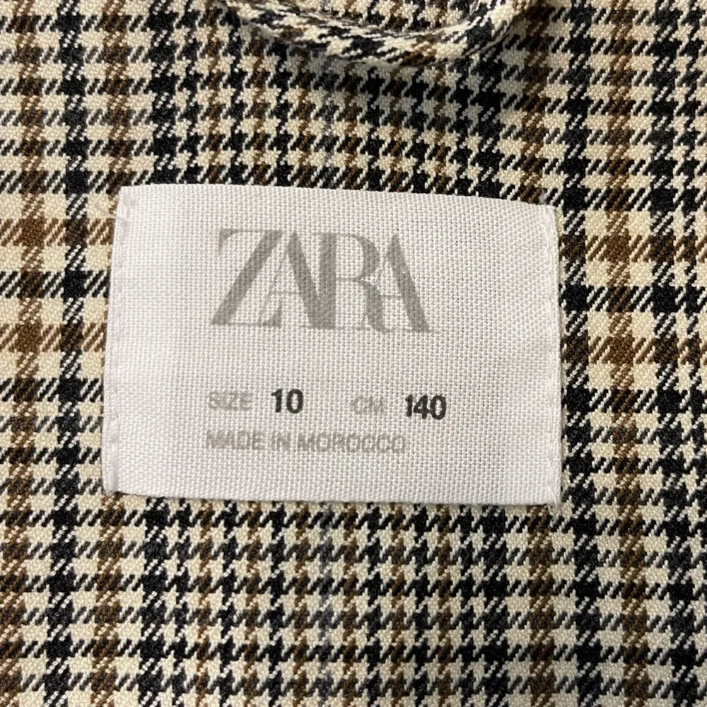 ZARA Cropped Blazer. Cream,Tan, Brown Plaid. One Inside Pocket For Great… - Image 4