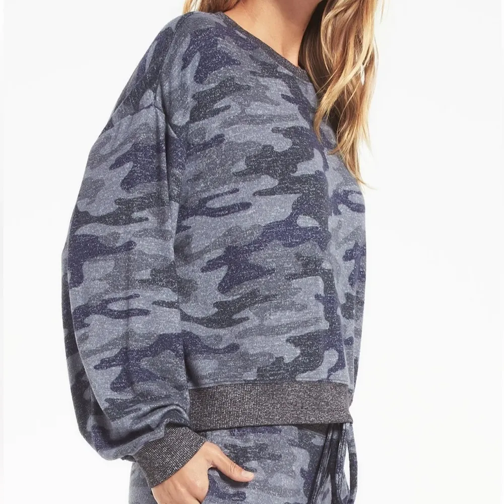 Z Supply Noa Camo Marled Top Camo Onyx - Image 3