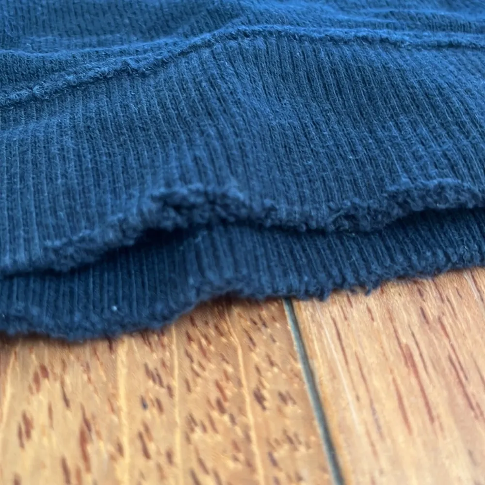 Abercrombie & Fitch | Sweatshirt Navy Blue Medium Distressed Hem - Image 3