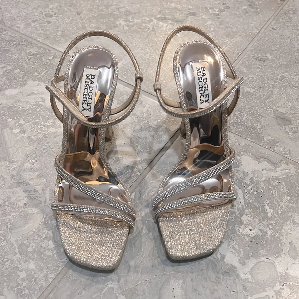 Badgley Mischka Urbana Strappy Heeled Sandals, Rose Gold, Size 7 NEW w/DustBag - Image 3