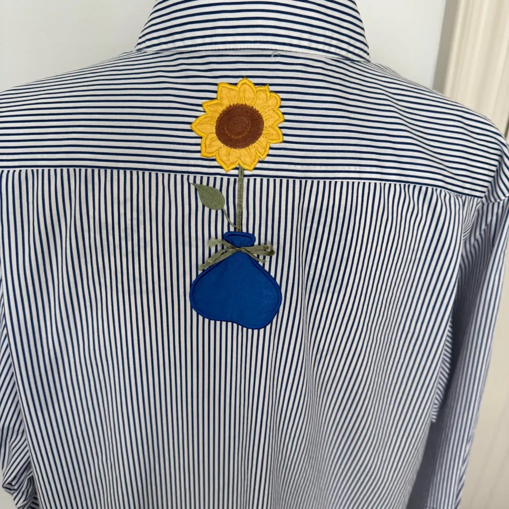 Quacker Factory Striped Blue White Shirt Floral Embroidery ,crystal embellished Size 1X - Image 4