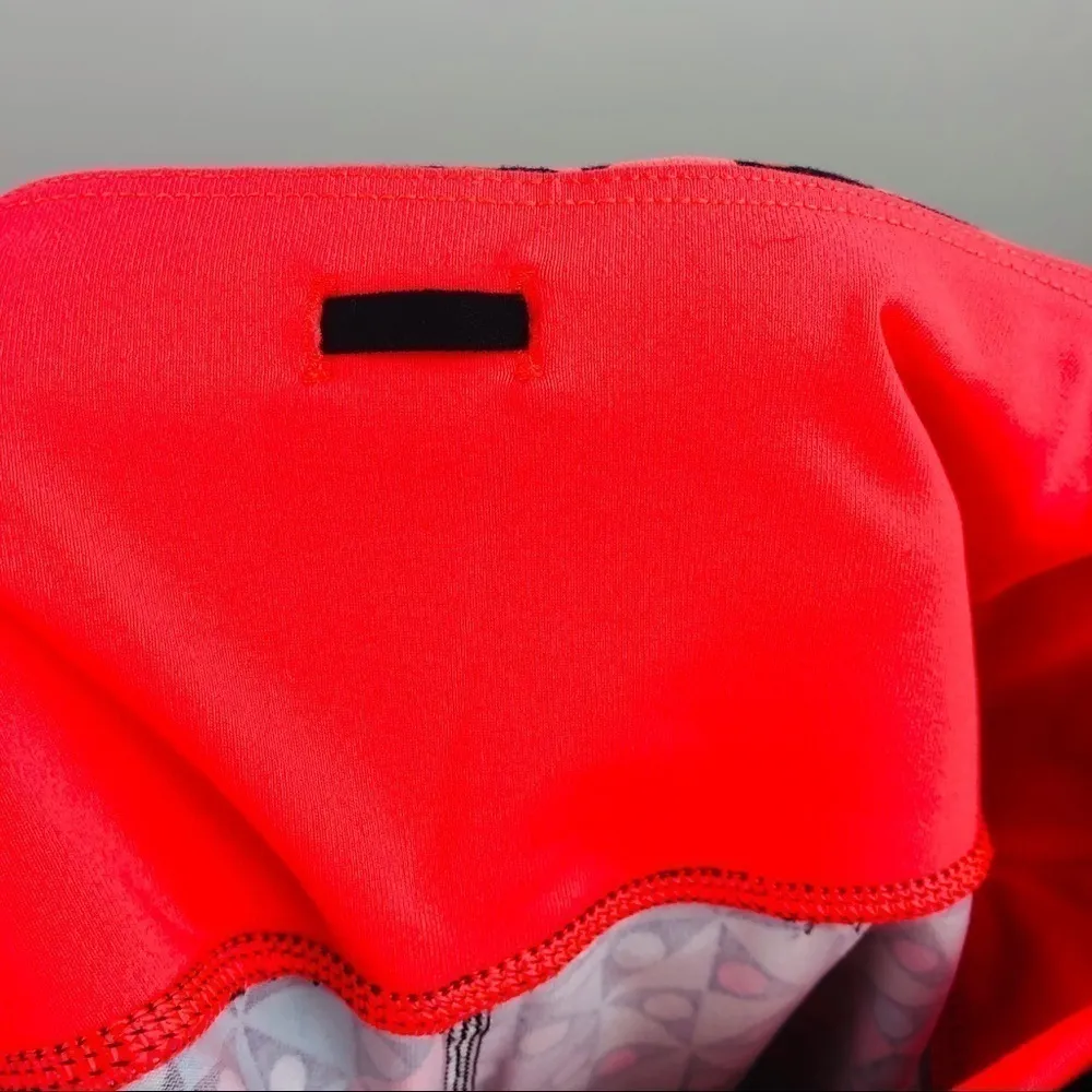 [Victoria Secret Sport]‎ Knockout Crop Capris B0045 - Image 4