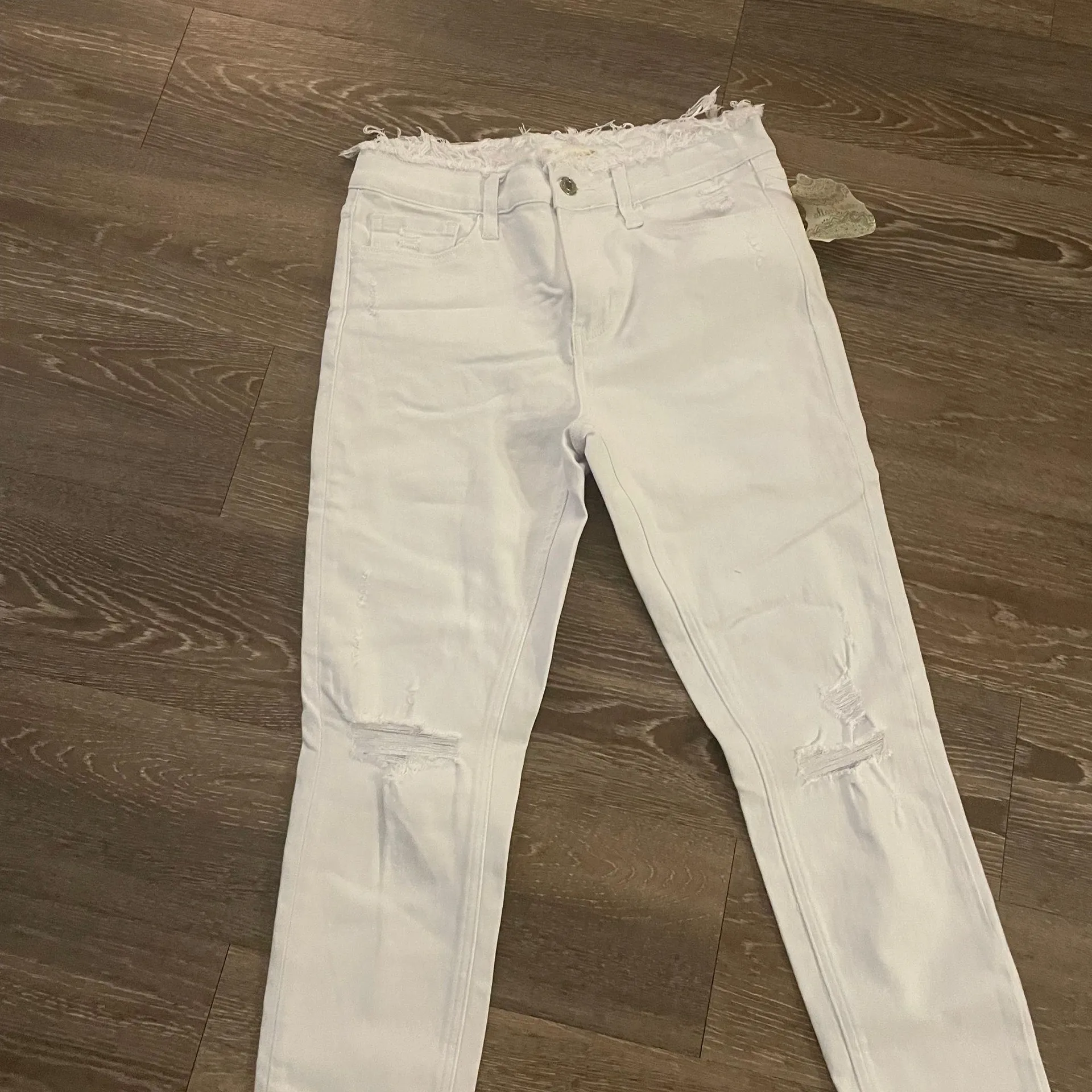 NWT Altar’d State Vervet Distressed Skinny White Jeans. Size 31. The Haylie Skinny Jeans. - Image 5