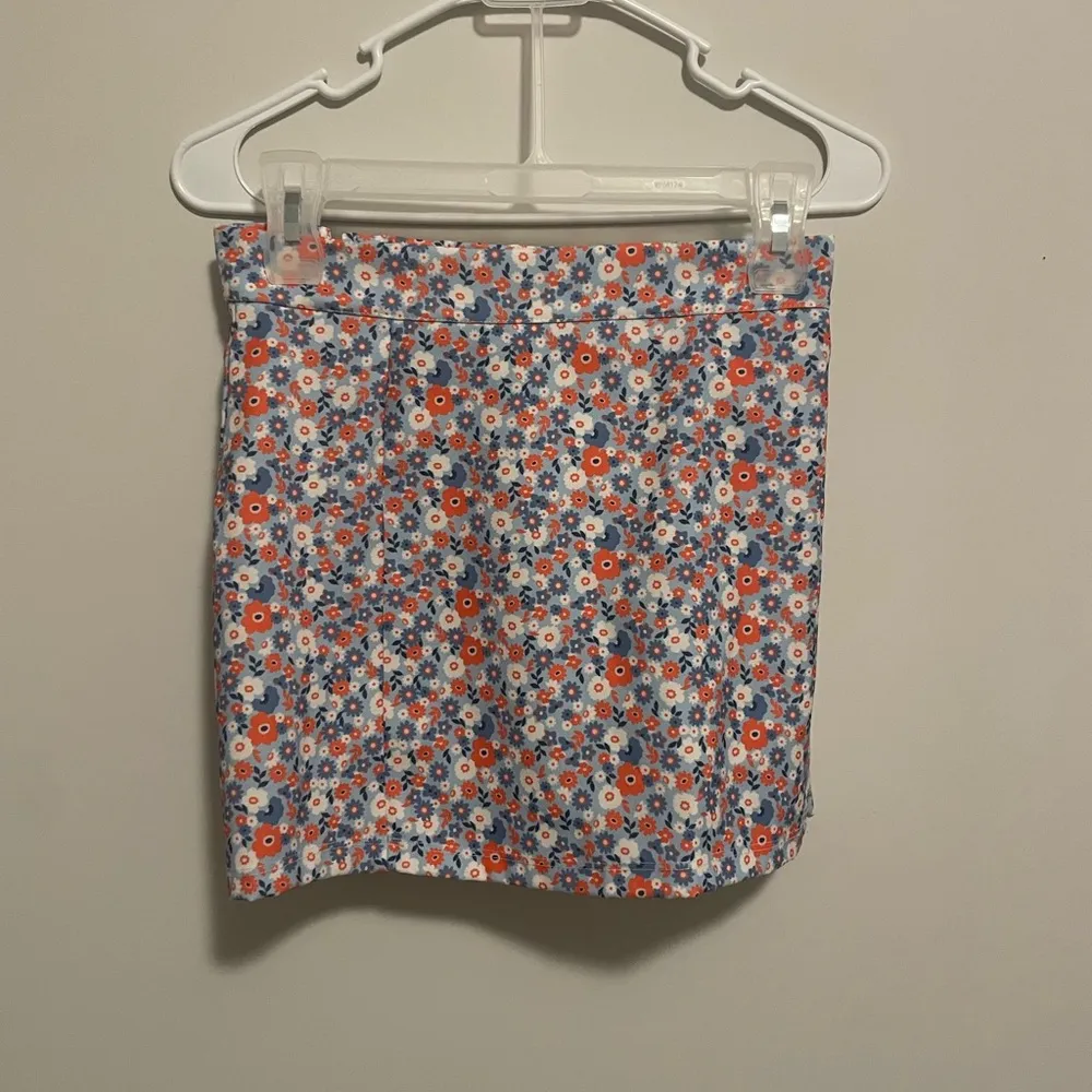 Altar'd State Altar’d State floral skort - Image 2