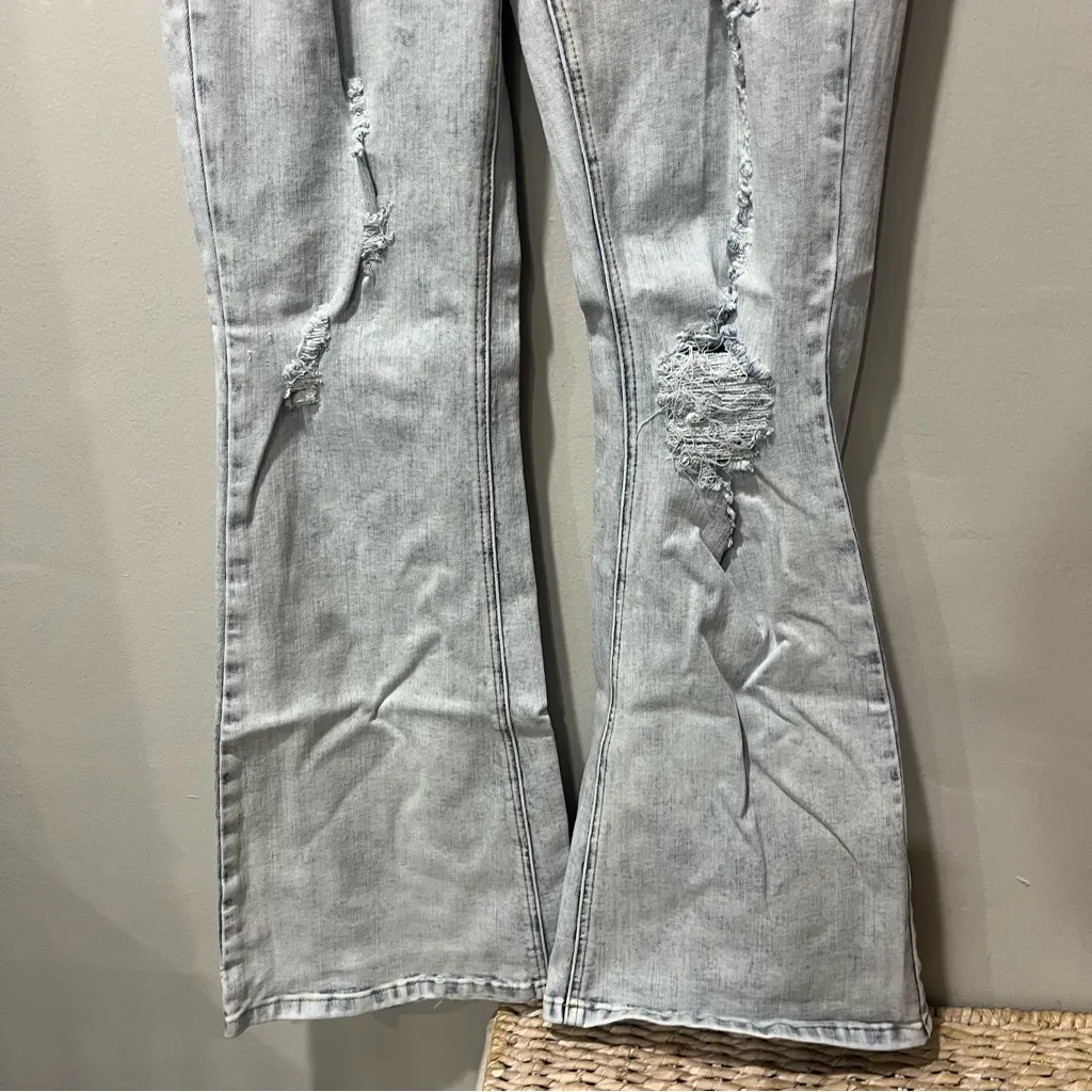 Indigo Rein Jeans 7 27x 32.5 Light Acid Wash STRETCH Distressed Bell Bottom - Image 3