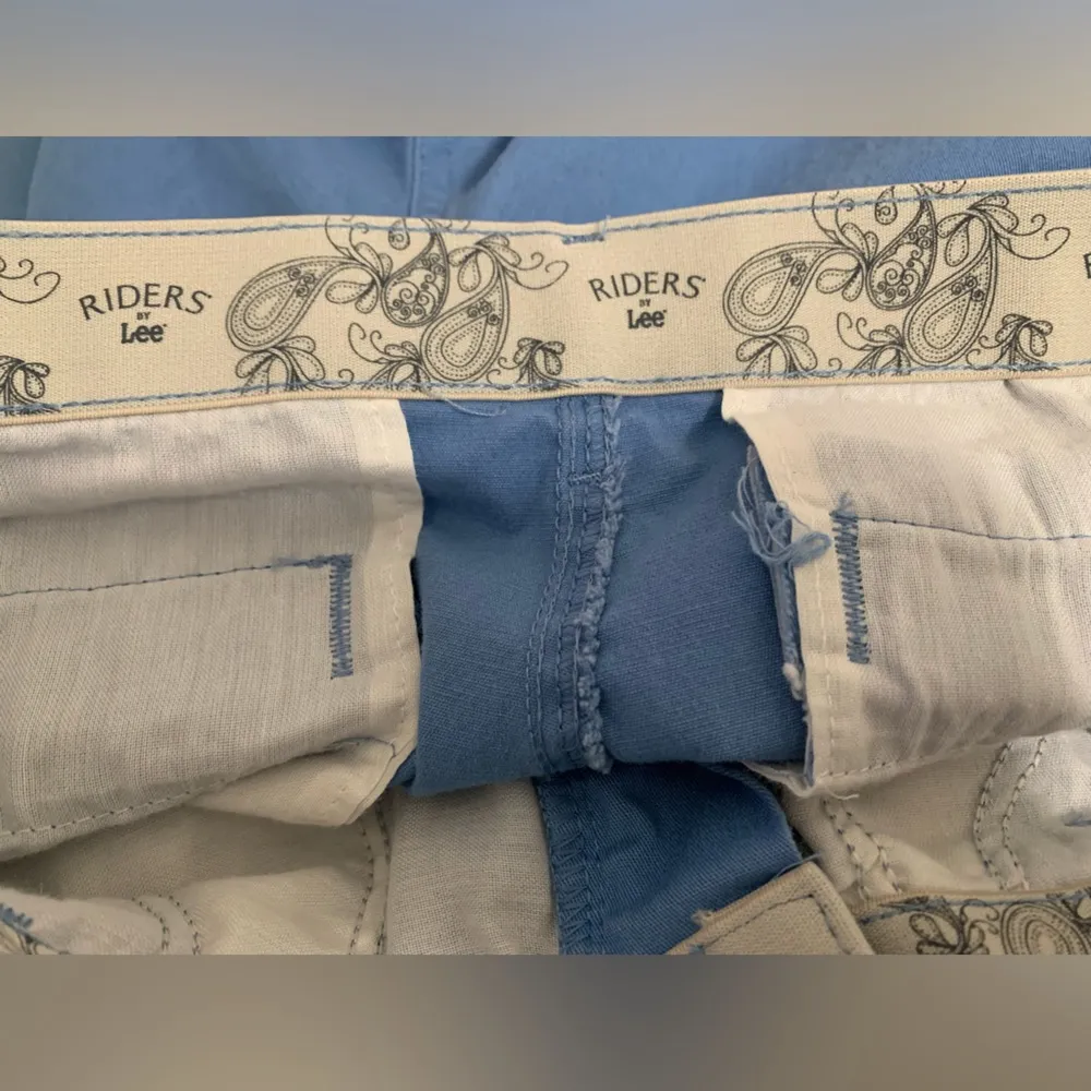 RIDERS by LEE Chino Straight Leg Pants. Women’s size 8m. Like New! - Image 3