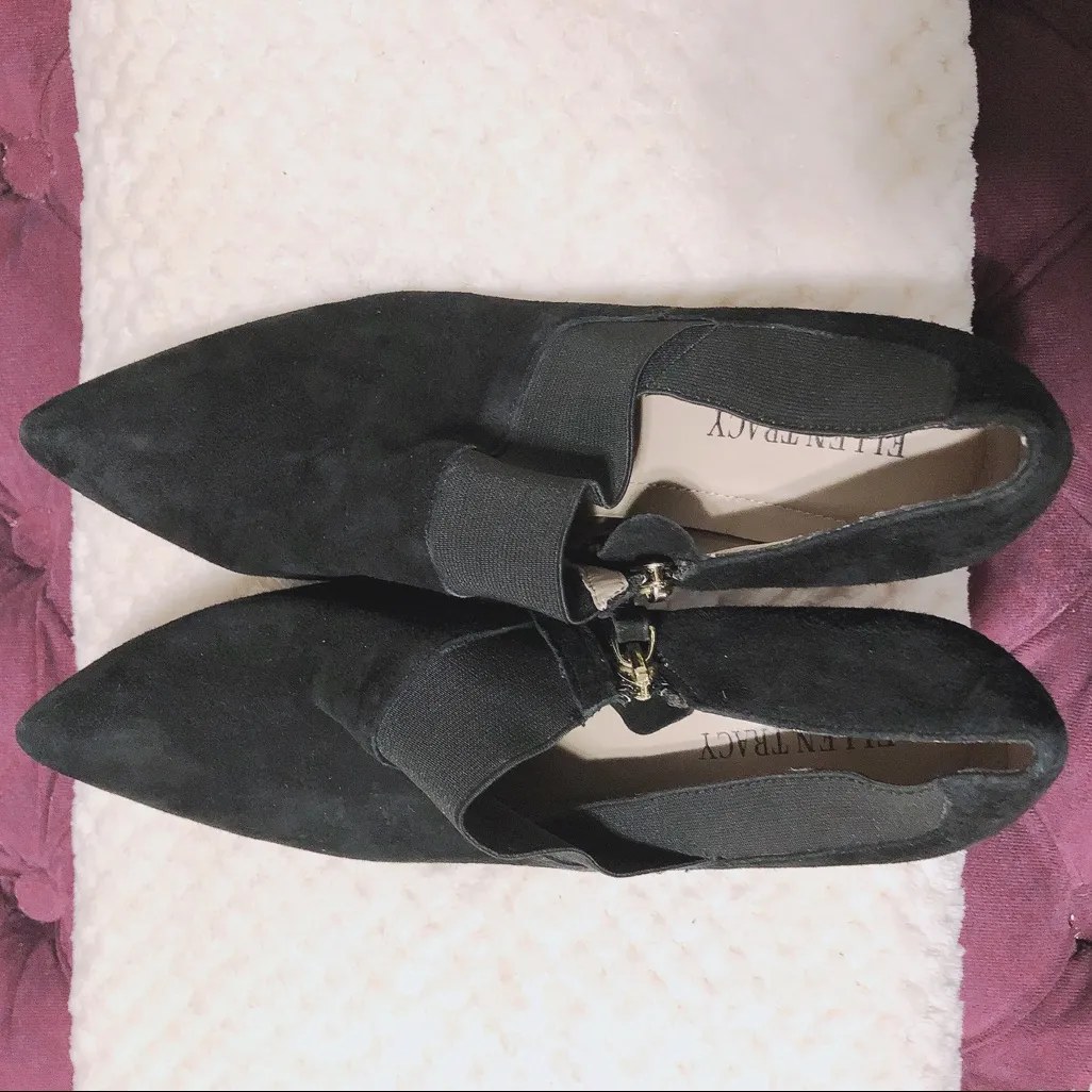 Ellen Tracy Bree Pointed Toe Suede Ankle Boots in Black, Size 10 - Image 4