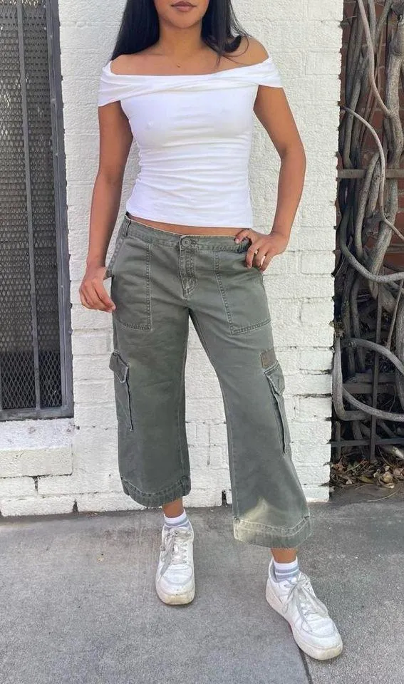 Y2k gap Khaki green mid rise utility capri cargo pants sz 4 - Image 2