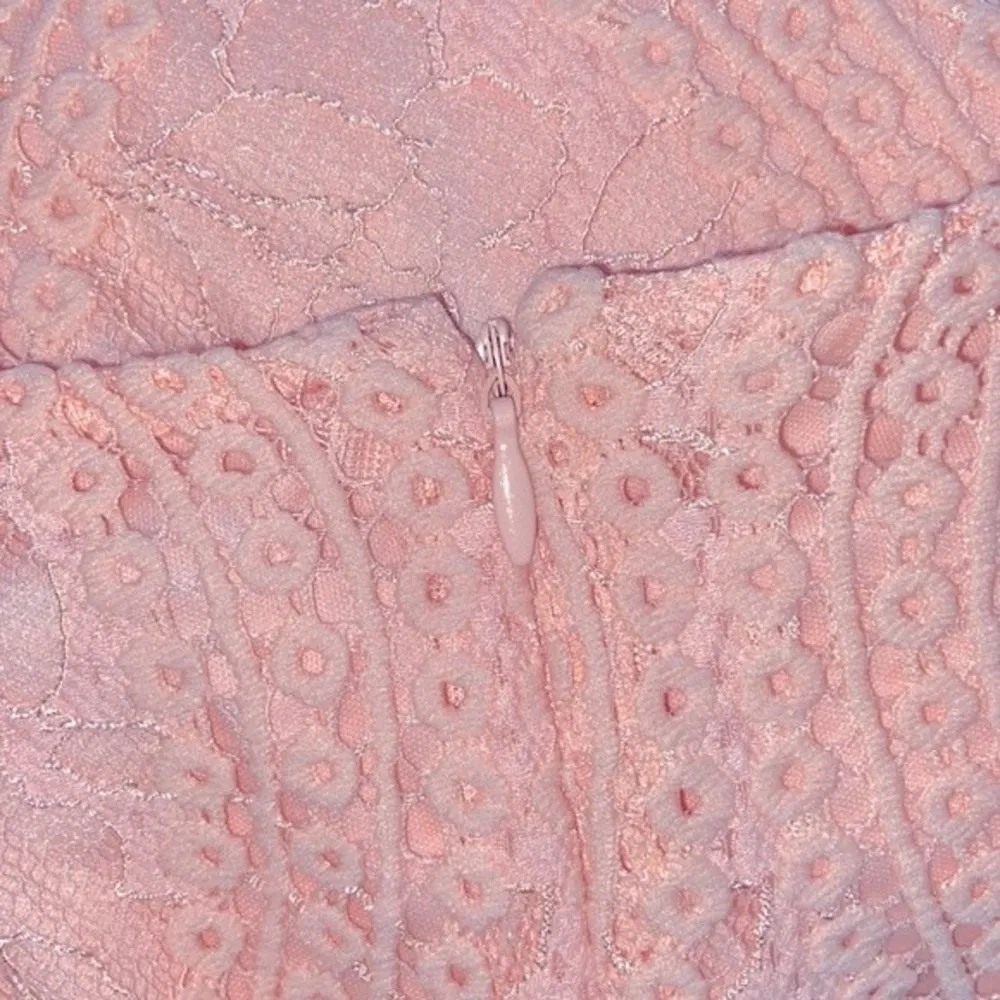 Pink Lace Above Knee Dress Size 4 - Image 8