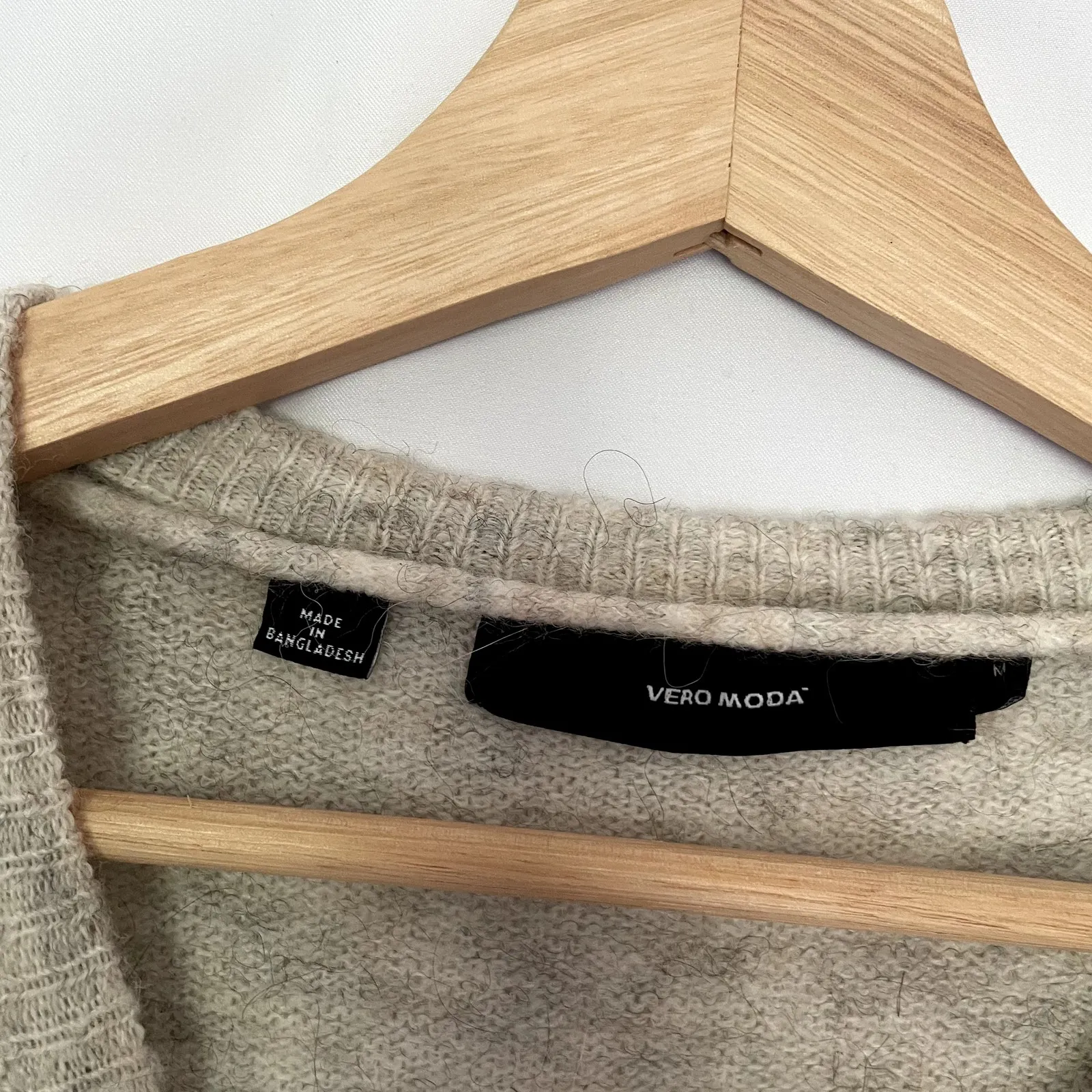 Veromoda gray alpaca nylon crewneck sweater women's size medium gray flowers - Image 4