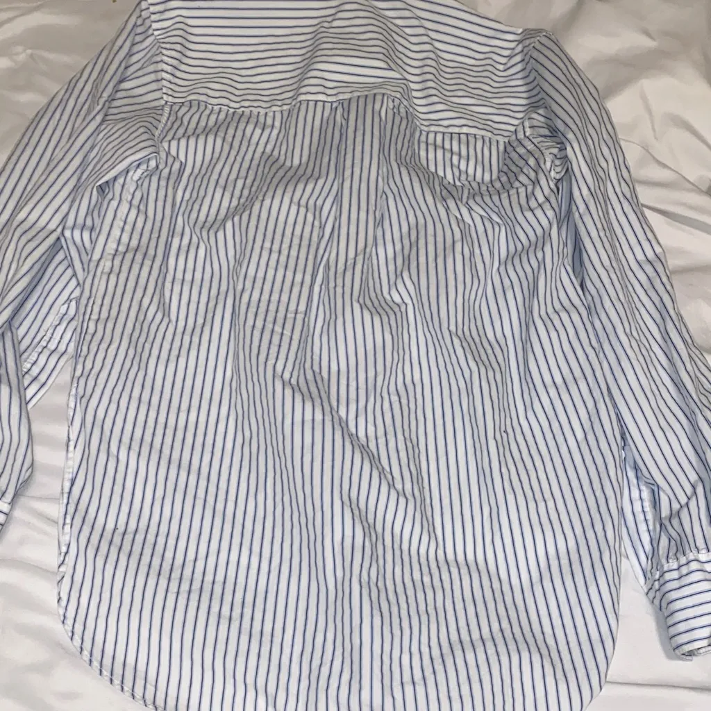 Zara White and Blue Striped Button Down Shirt - Image 4