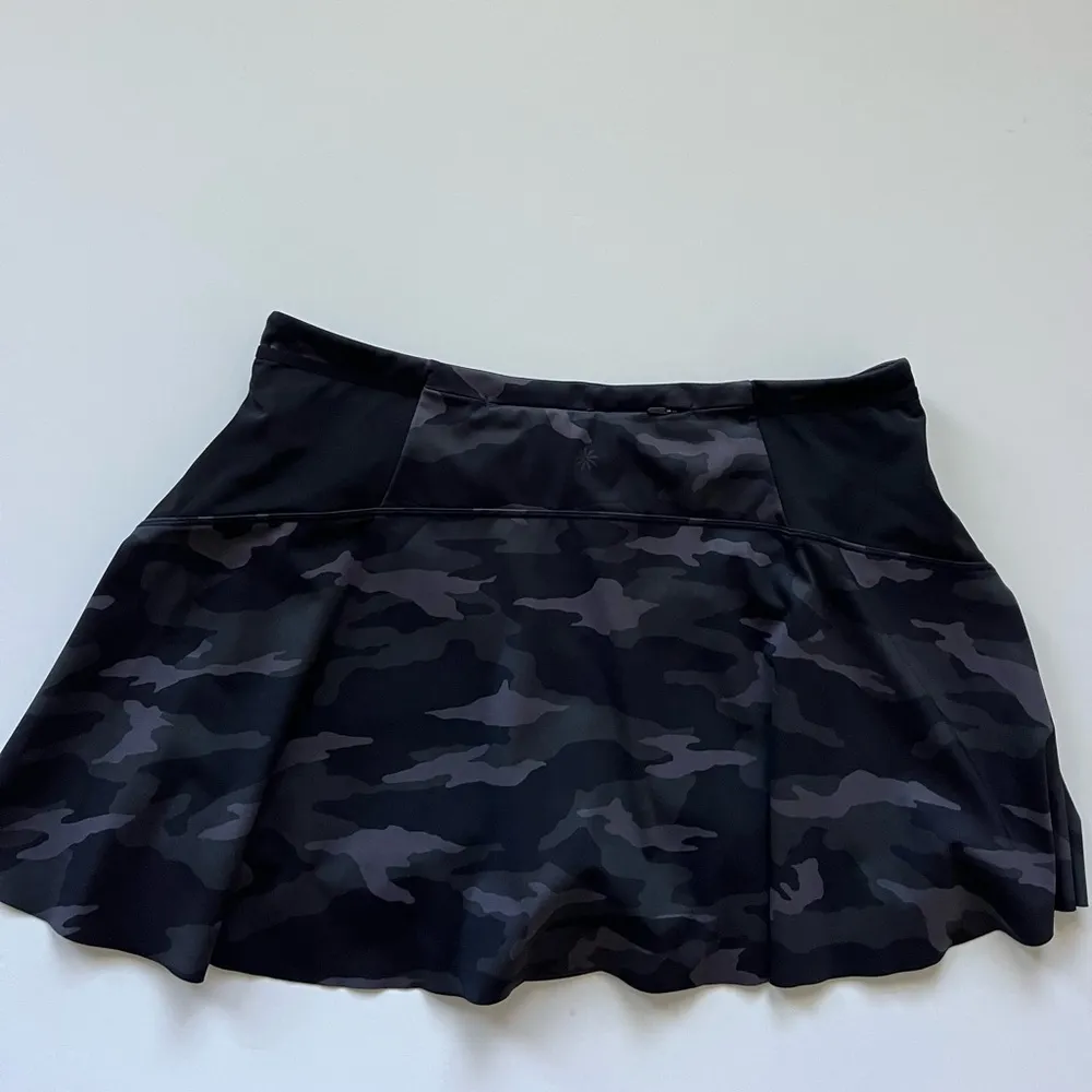 Athleta Match Point Printed Skort -Size L - Image 2