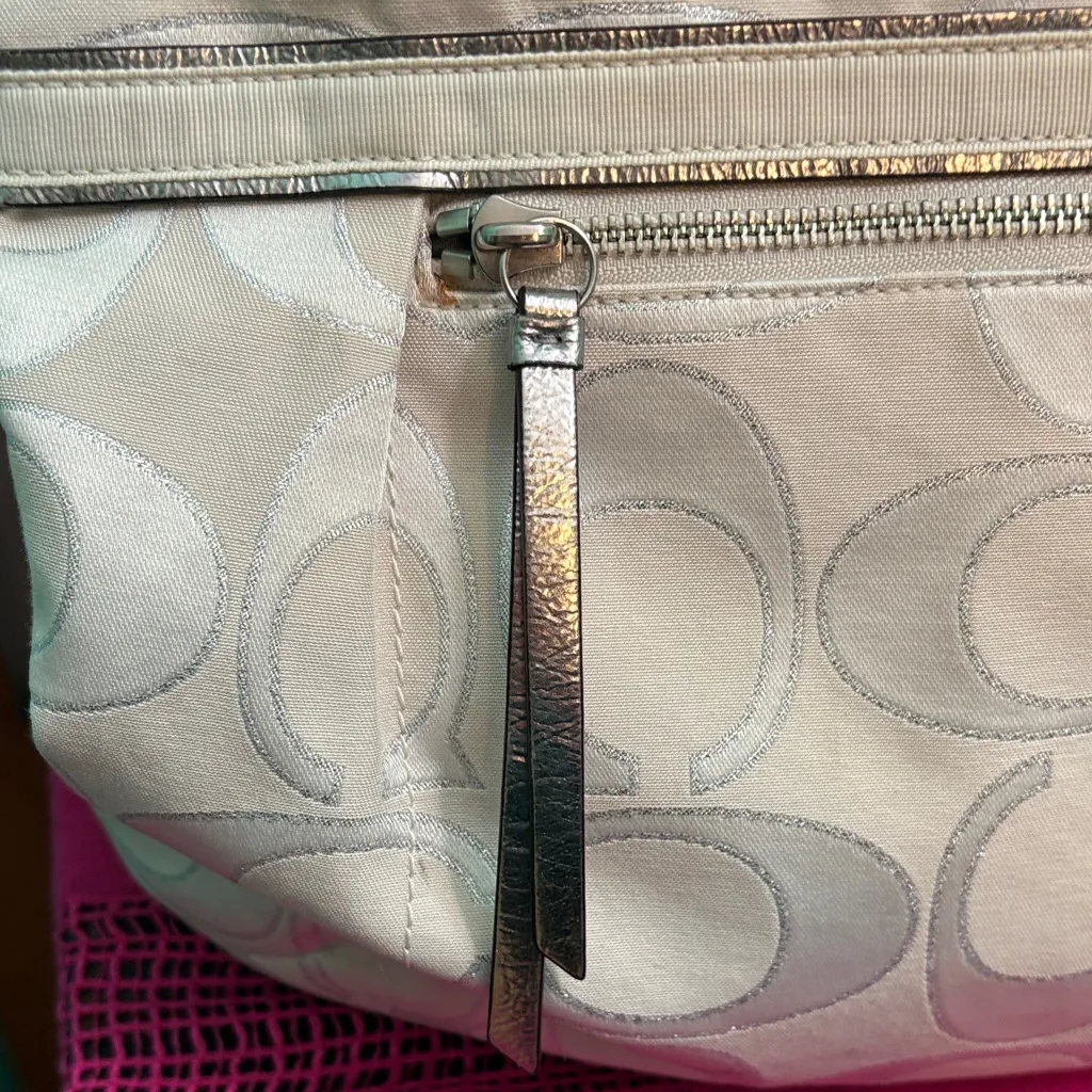 Coach Vintage Poppy Beige & Silver Signature Tote Bag - Image 3