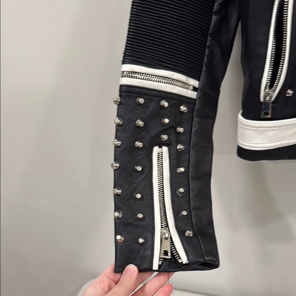 RedFox Edgy Black and White Leather Jacket with Studs and Zippers Size Small EUC - Image 5