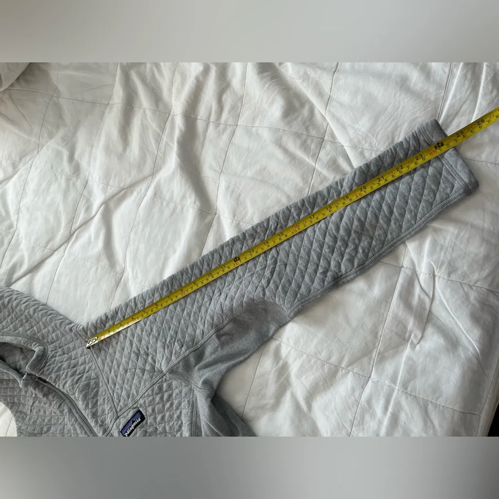 Patagonia  Gray Quilted Zip-Up Hoodie women’s size medium - Image 5