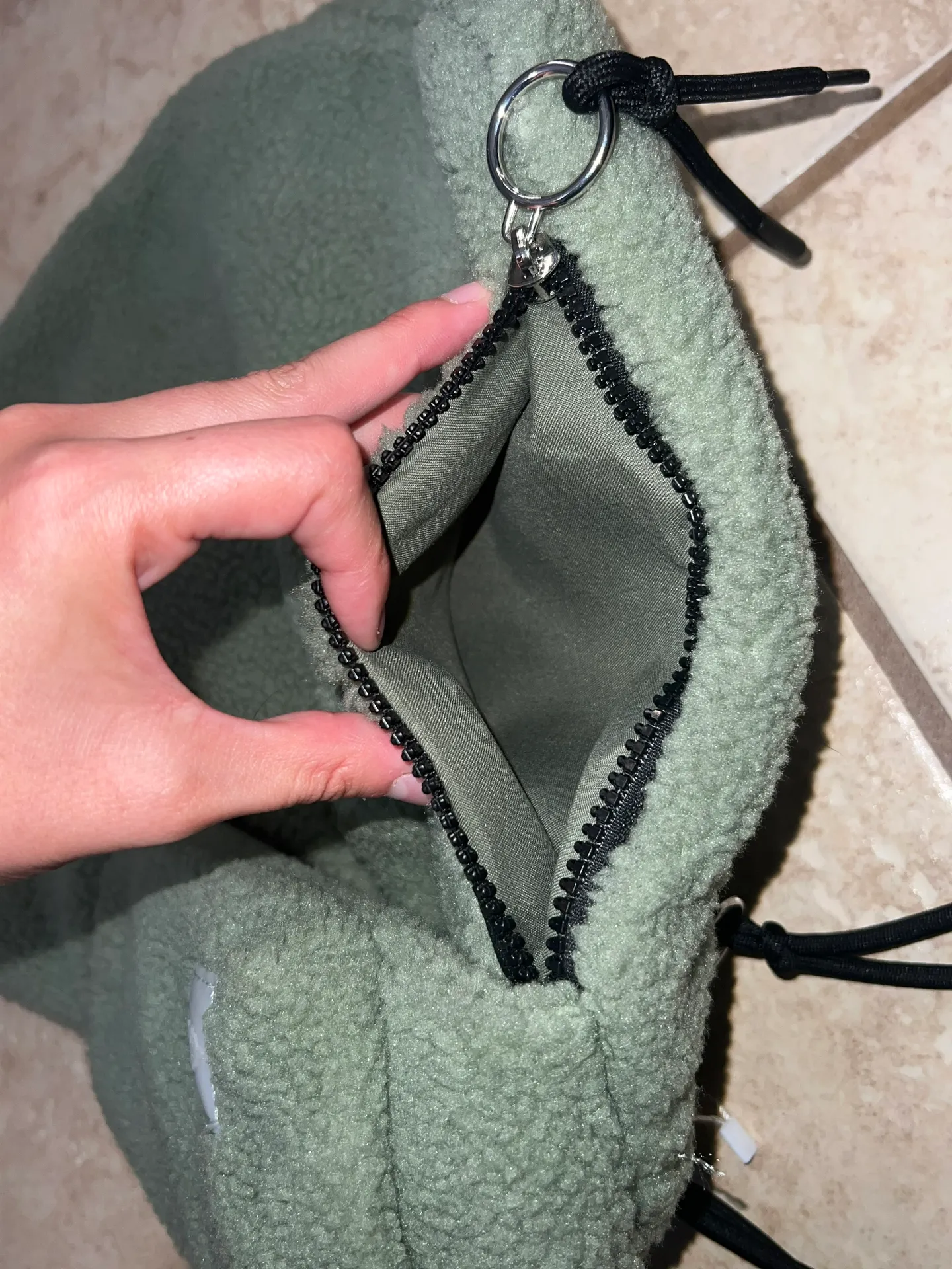 Sherpa Sling Bag - Image 10