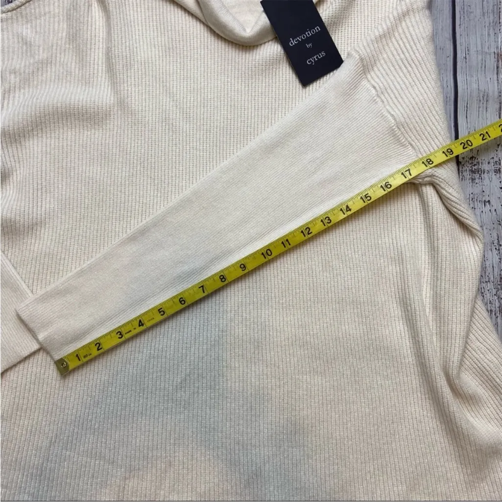 Devotion by Cyrus Cream Cowl Neck Tunic Sweater. Size Large. New With Tags. - Image 6