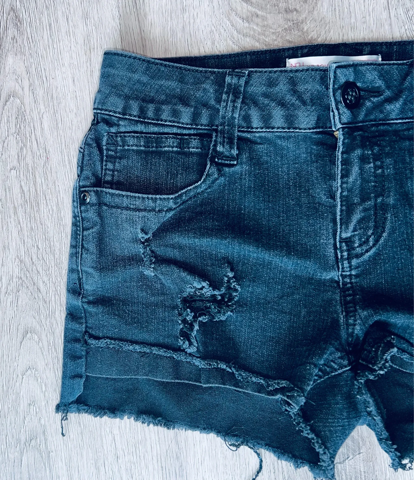 Nobo Women’s Juniors 5 Distressed Black Denim Jean Shorts - Image 4