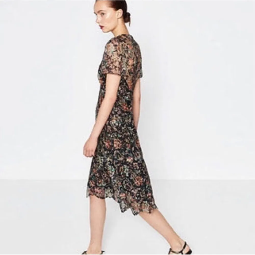 Zara • Midi Dress • Lace • Floral • Medium - Image 5