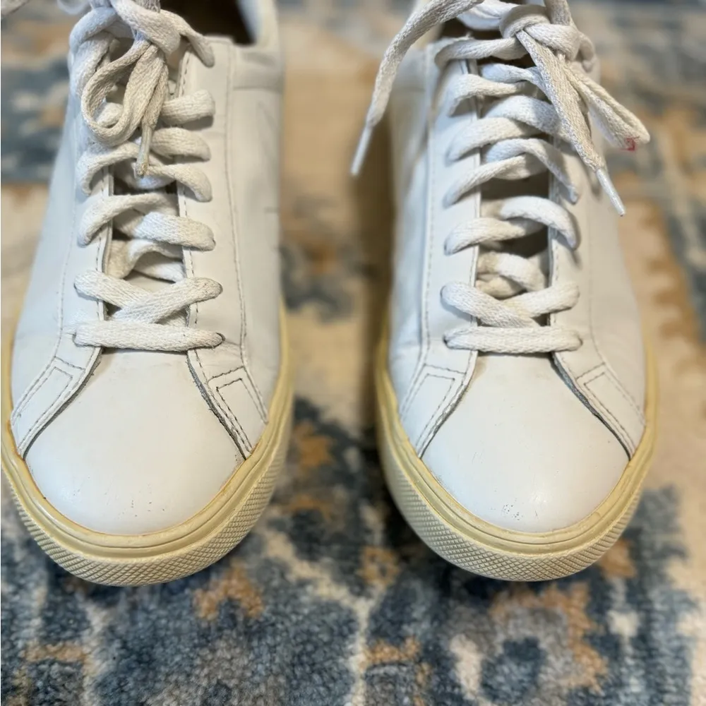 Veja Women’s Leather Logo Sneakers White size 7 - Image 4
