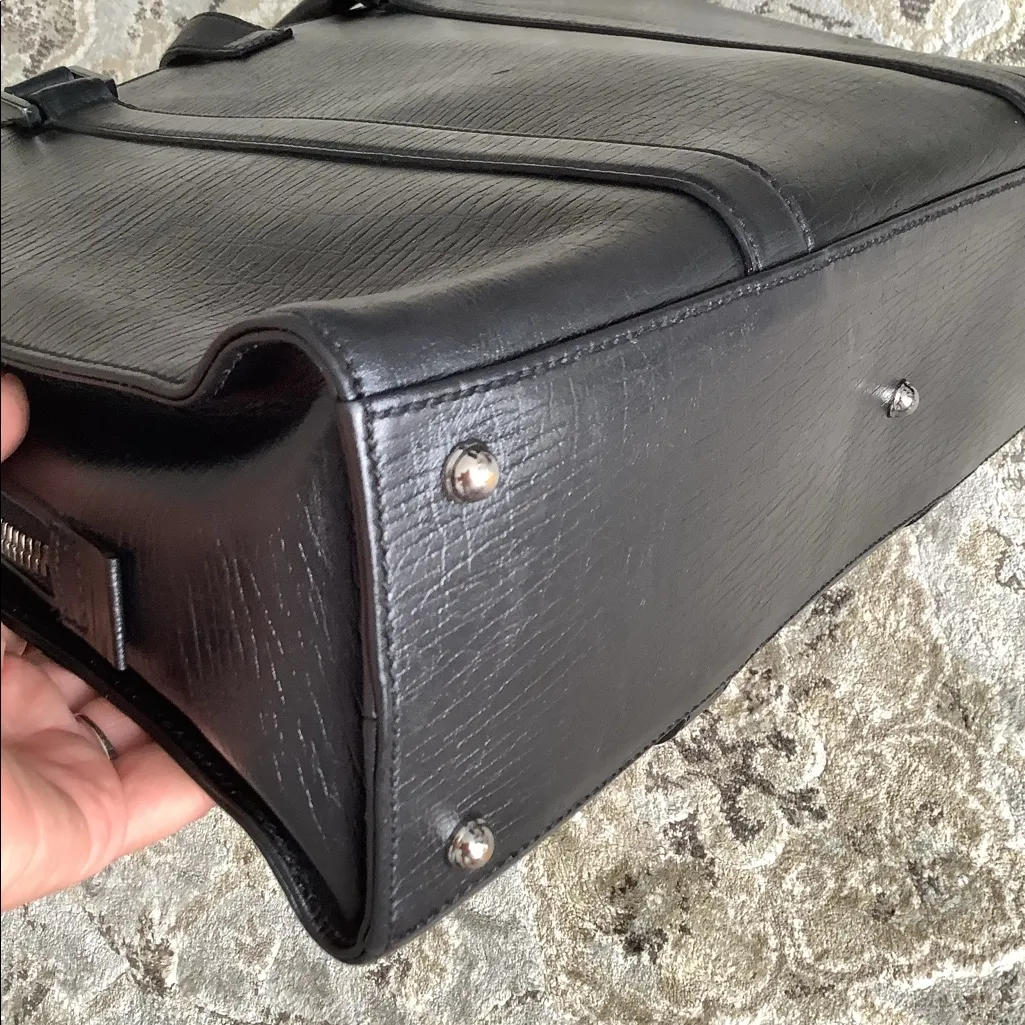 Unisex authentic GUCCI business bag -large 🖤🤍🖤 - Image 11