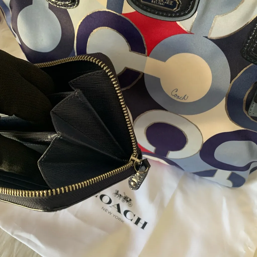 Rare Coach Madison Graphic Op Art set - Image 9