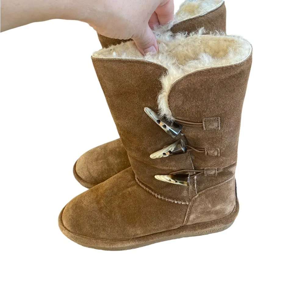Bearpaw Jade Brown Suede Upper Sheepskin Wool Lined Toggle closure Winter Boots - Image 2