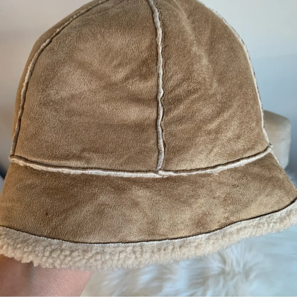 Nine West Faux Shearling Tan Bucket Hat - Image 9
