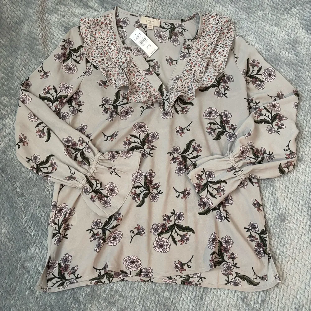 Loft xs mixed print ruffle long sleeve floral paisley dusty purple blouse - Image 7